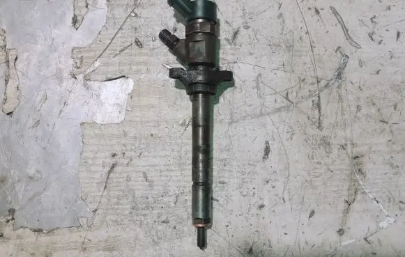 Volvo S40 Fuel injector 0445110259