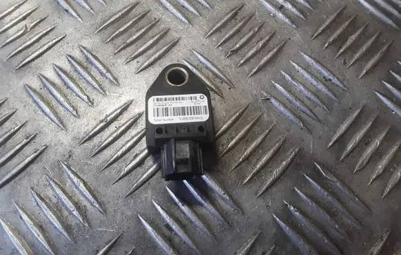 Chrysler Sebring (JS) Airbag deployment crash/impact sensor P04896061AA 39754C