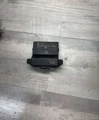 Volkswagen PASSAT B6 Gateway control module 3C0907951A 3C0907530C 402063F