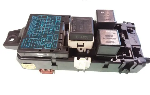 Mitsubishi Carisma Fuse module MB953355