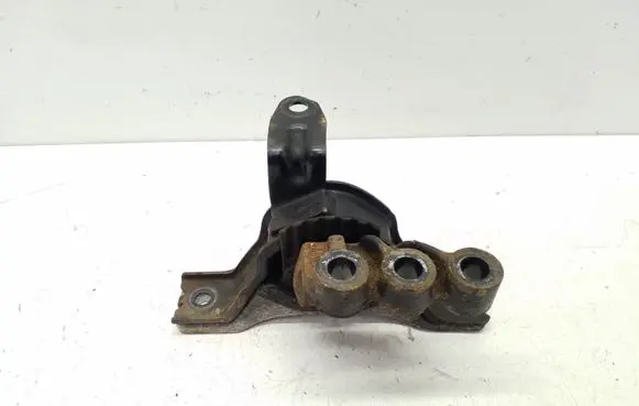 Chevrolet Captiva Engine mount bracket X04908