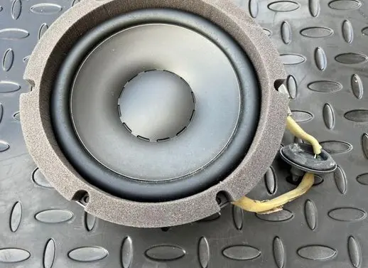 Volvo C70 Front door speaker 30797741