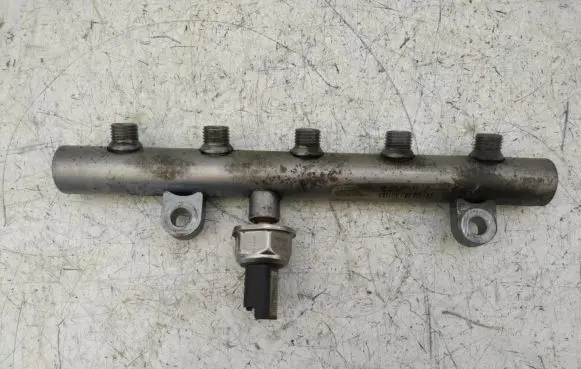 Ford Galaxy Fuel main line pipe 964589580