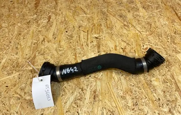 BMW X5 G05 Engine coolant pipe/hose 8596053