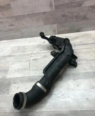 Volkswagen Jetta VI Intercooler hose/pipe 1K0145770AE