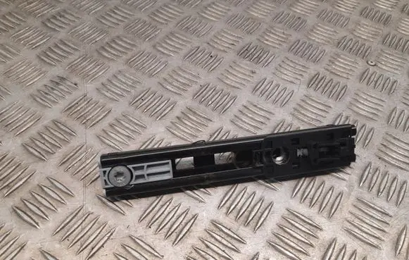 Mercedes-Benz CLS C218 X218 Seat belt height adjuster 616582300A
