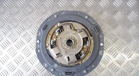 Toyota Yaris Cross Clutch pressure plate 31270K0013