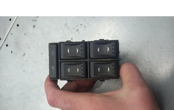 Ford Mondeo Mk III Other switches/knobs/shifts 1S7T14A132BD