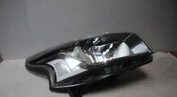 Opel Vivaro Headlight/headlamp