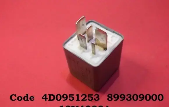 Audi A6 S6 C4 4A Fuel pump relay 4D0951253 899309000