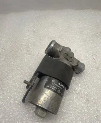 BMW X3 E83 Idle control valve (regulator) 1744713 0280140545