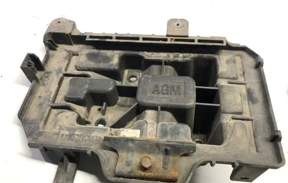 Hyundai Santa Fe Battery bracket 