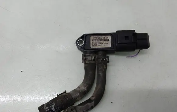 Volkswagen PASSAT B6 Exhaust gas pressure sensor 076906051A
