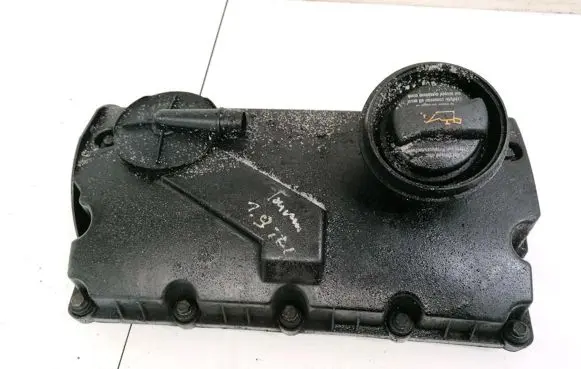 Volkswagen Golf IV Rocker cam cover 038103475