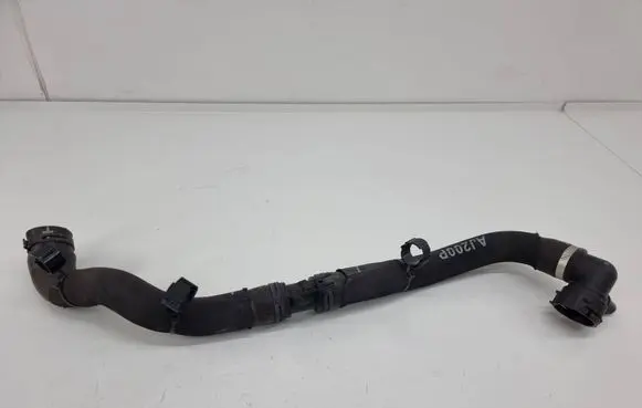 Coolant pipe/hose