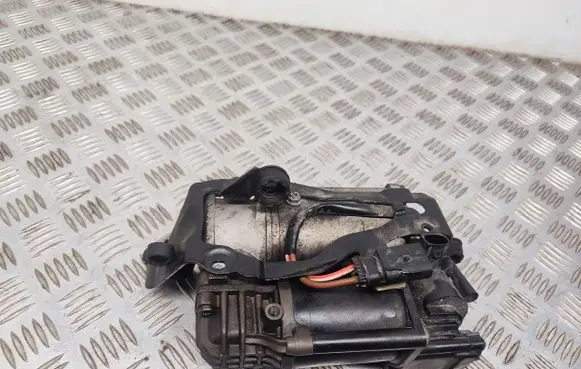 Mercedes-Benz E W213 Air suspension compressor/pump A2133200104