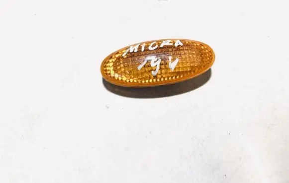 Nissan Micra Front fender indicator light