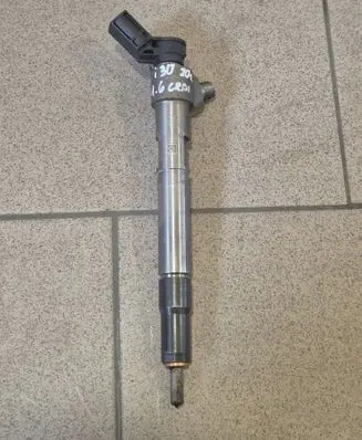 KIA Optima Fuel injector 338002U000