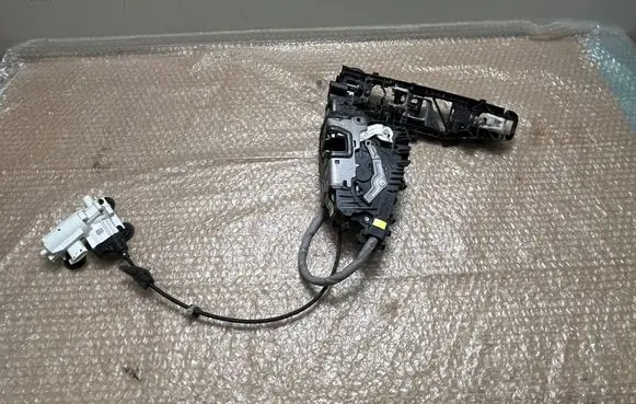Mercedes-Benz S W222 Front door lock A0997207100