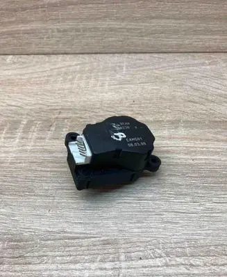 Mercedes-Benz S W220 Air flap motor/actuator 38236