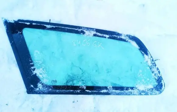 Volvo V50 Rear side window