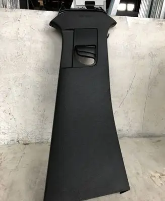 Volvo XC40 (B) pillar trim (top) 31479715rh