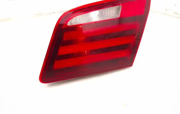 Tailgate rear/tail lights