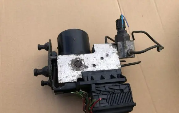 Mercedes-Benz A W168 ABS Pump A0034317412