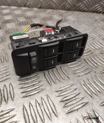 Land Rover Discovery 3 - LR3 Electric window control switch yud500950pvj