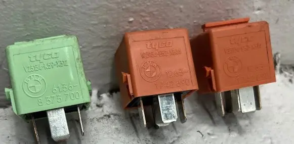 BMW 5 E60 E61 Other relay 1742690 8373700 V23134E52X344
