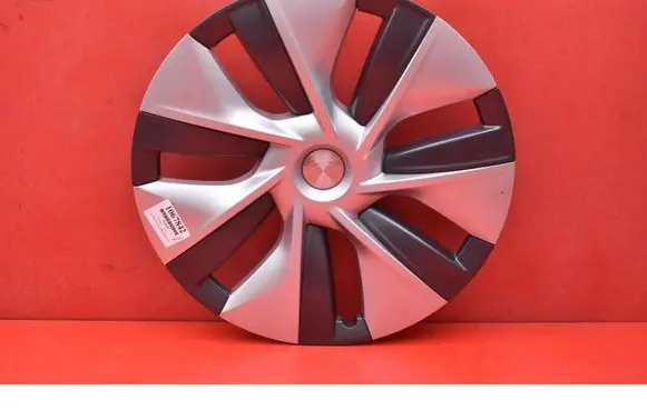 Tesla Model Y R17 wheel hub/cap/trim 104423500C