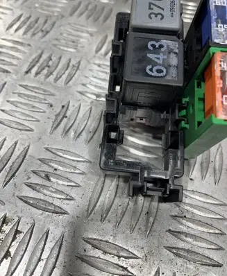 Audi A4 S4 B8 8K Relay mounting block 4F1937503A