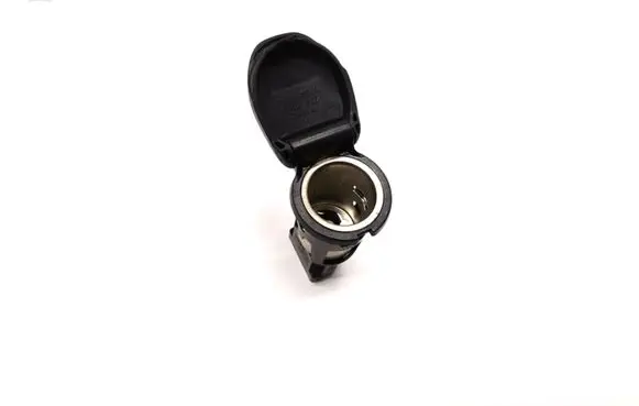 Nissan Leaf I (ZE0) Cigarette lighter front 318D3
