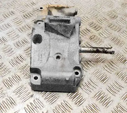 BMW 3 F30 F35 F31 Generator/alternator bracket 7619250