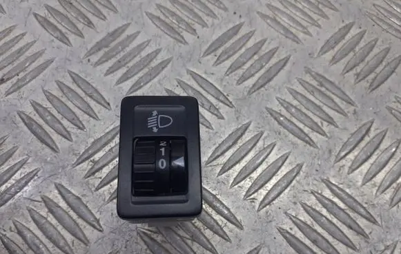 Suzuki Swift I Headlight level height control switch