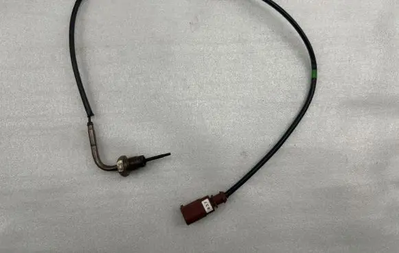 Volkswagen Tiguan Exhaust gas temperature sensor 04L906088