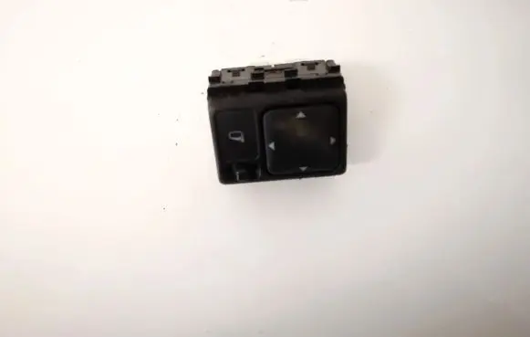 Nissan X-Trail T30 Wing mirror switch