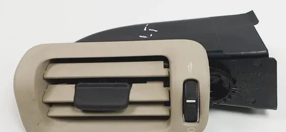 Volvo XC70 Rear air vent grill 