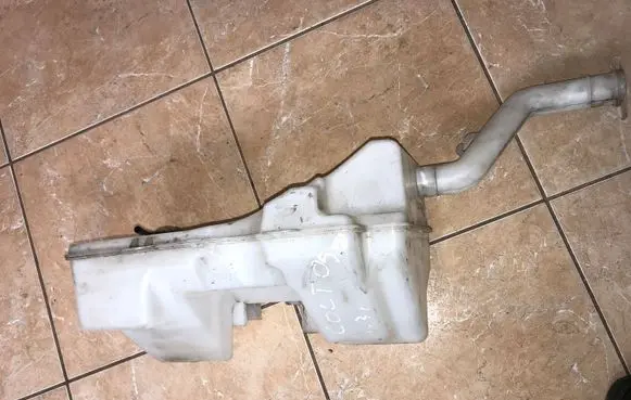 Mitsubishi Colt Windshield washer fluid reservoir/tank