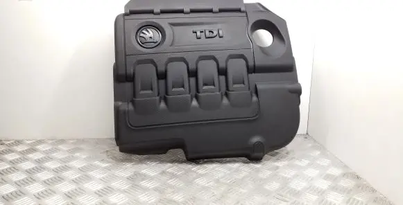 Skoda Superb B8 (3V) Engine cover (trim) 04L103954T 04L103925T