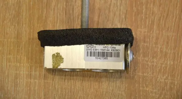 Air conditioning (A/C) expansion valve