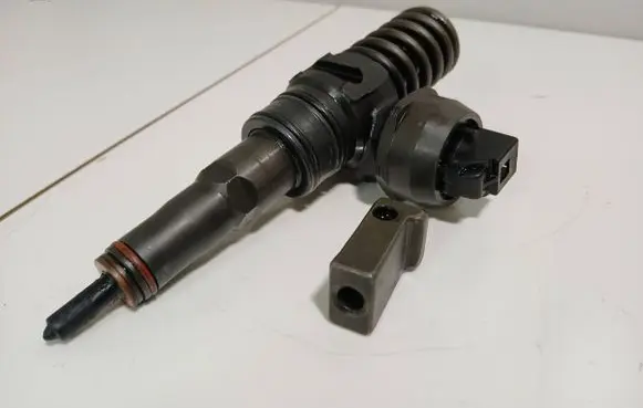 Audi A2 Fuel injector 045130073T