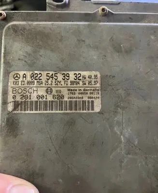 Mercedes-Benz E W210 Engine control unit/module A0225453932 0281001620