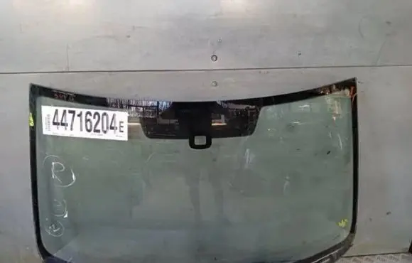 Skoda Superb B6 (3T) Front windscreen/windshield window 44716204E