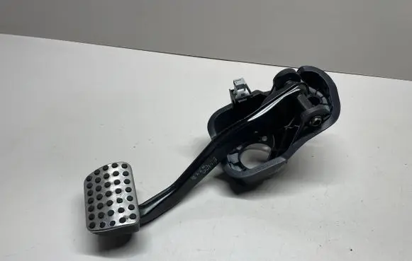 Mercedes-Benz E W238 Brake pedal A2052920415