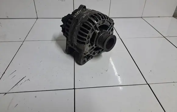 Renault Master II Generator/alternator 8200190721 0124525044