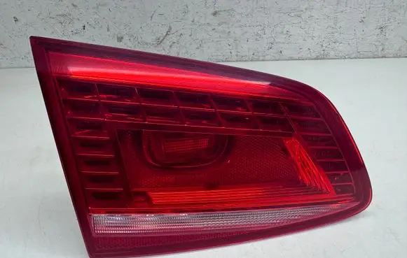 Volkswagen PASSAT B7 Tailgate rear/tail lights 