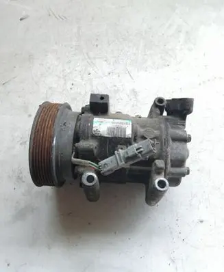 Renault Modus Air conditioning (A/C) compressor (pump) 8200819568