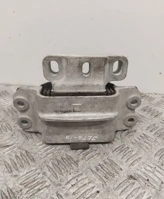 Volkswagen Golf V Engine mount bracket 1K019955