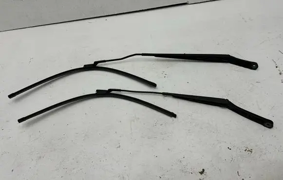 Volkswagen Crafter Front wiper blade arm 7C1955409A 7C1955410A